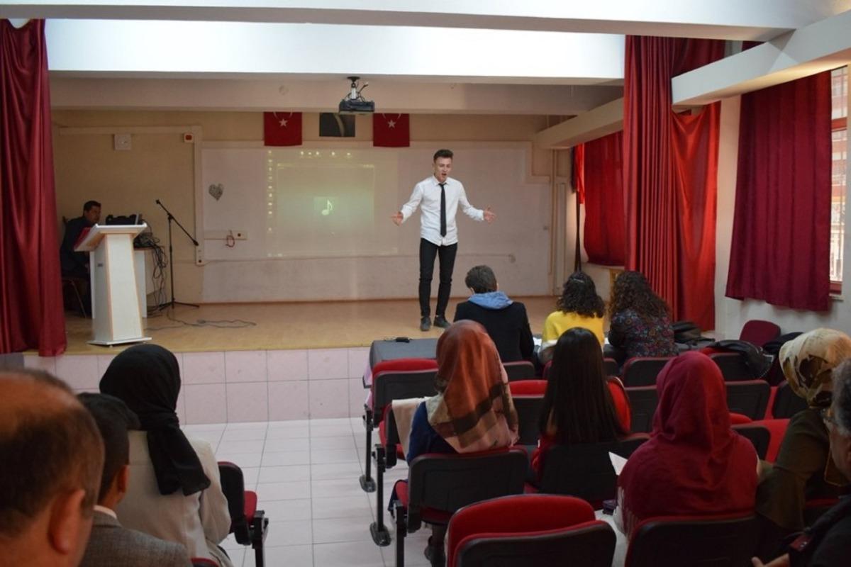 &Ccedil;orum&rsquo;da İstiklal Marşını en g&uuml;zel okuma yarışması