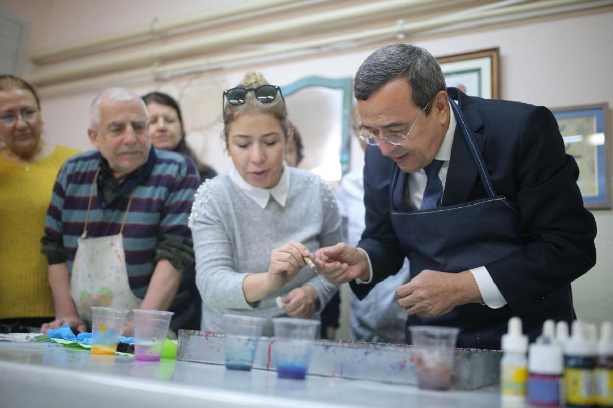 Başkan Batur&rsquo;dan kursiyerlere s&uuml;rpriz ziyaret