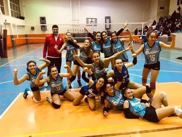 Kepez’in küçük kızlar voleybol takımından galibiyet