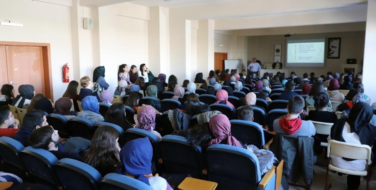 Sosyal medya mı? Sosyal yara mı? konferansı ger&ccedil;ekleşti