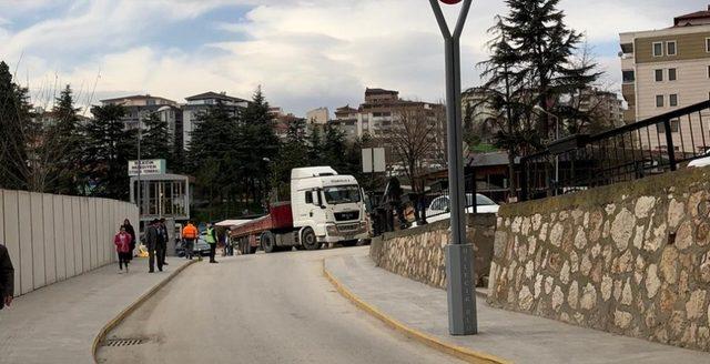 Bilecik’te tırlar yanlış istikamete yönlendirince sürücüler zor anlar yaşadı