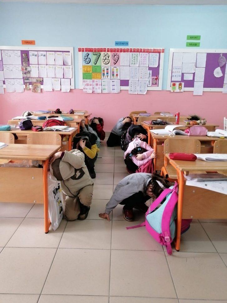 Yenice’de öğrencilere deprem tatbikatı G3