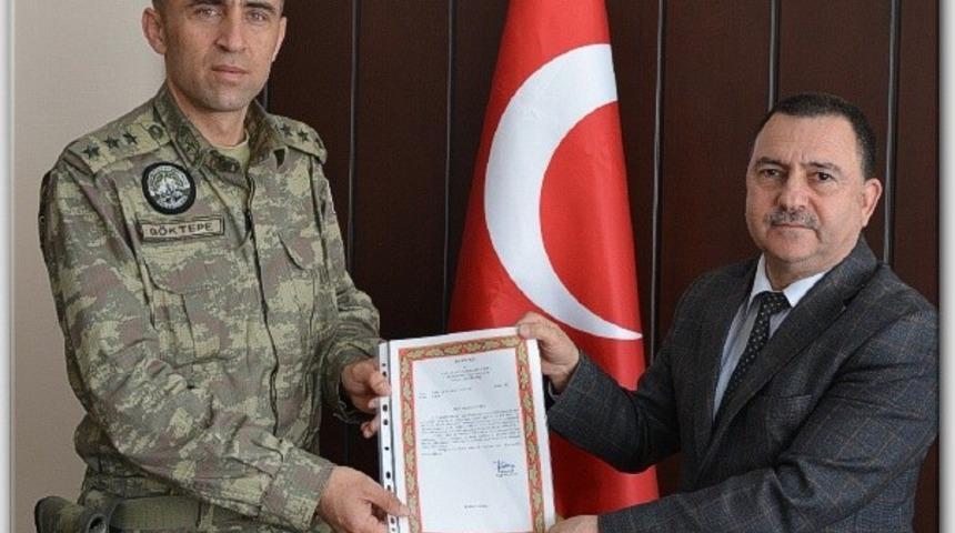 TSK&rsquo;dan Genel Sekreter S&uuml;mer&rsquo;e takdirname