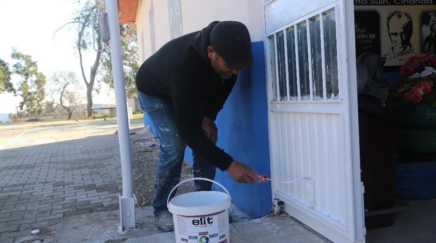 Erdemli Belediyesi okulları bakımdan ge&ccedil;iriyor