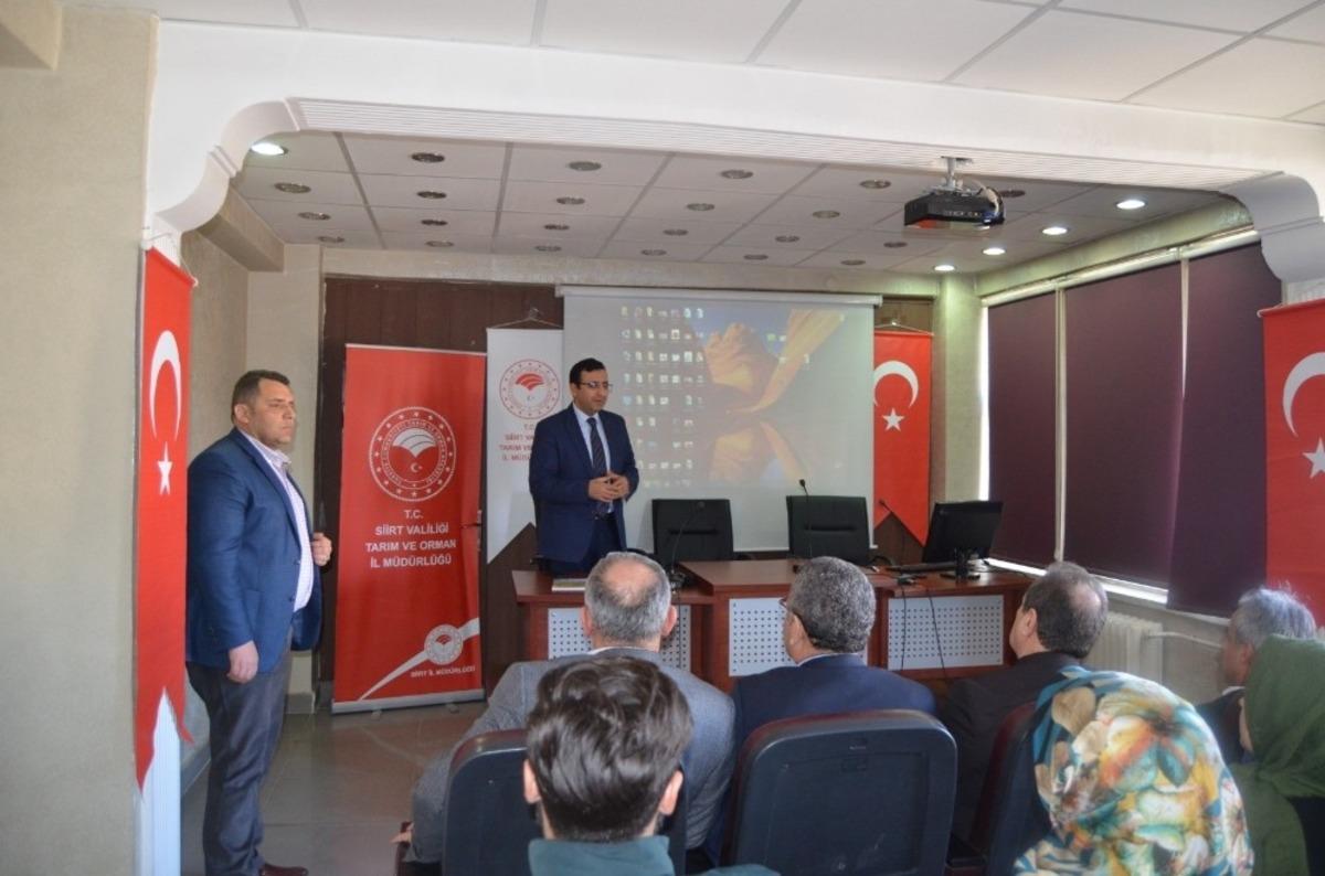 Siirtli arıcılara bakım ve parazitlerle m&uuml;cadele eğitimi verildi