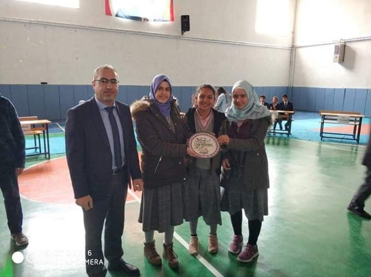 Şuhut’ta okullar arası bilgi yarışması G4