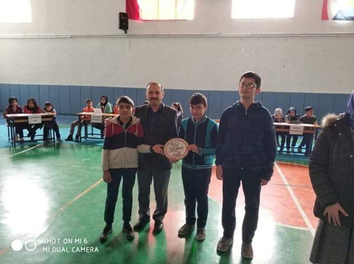 Şuhut’ta okullar arası bilgi yarışması G5