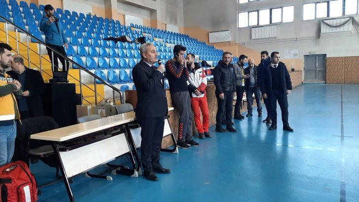 Hentbol maçları şehitlere saygı duruşu ile başladı G2