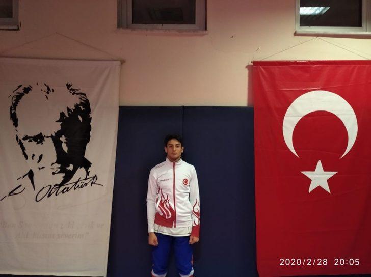 İzmitli karateci Yüksel Bakü’de madalya mücadelesi verecek G1