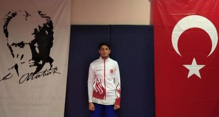 İzmitli karateci Yüksel Bakü’de madalya mücadelesi verecek G3