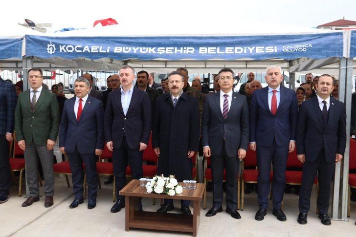 Dilovası’nın ilk yüzme havuzu hizmete açıldı G3