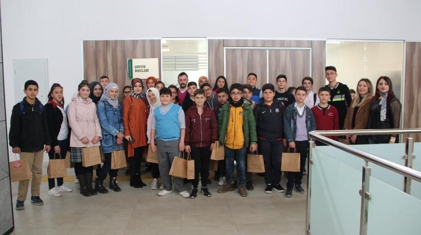 Çocuk meclisi liderleri seçildi