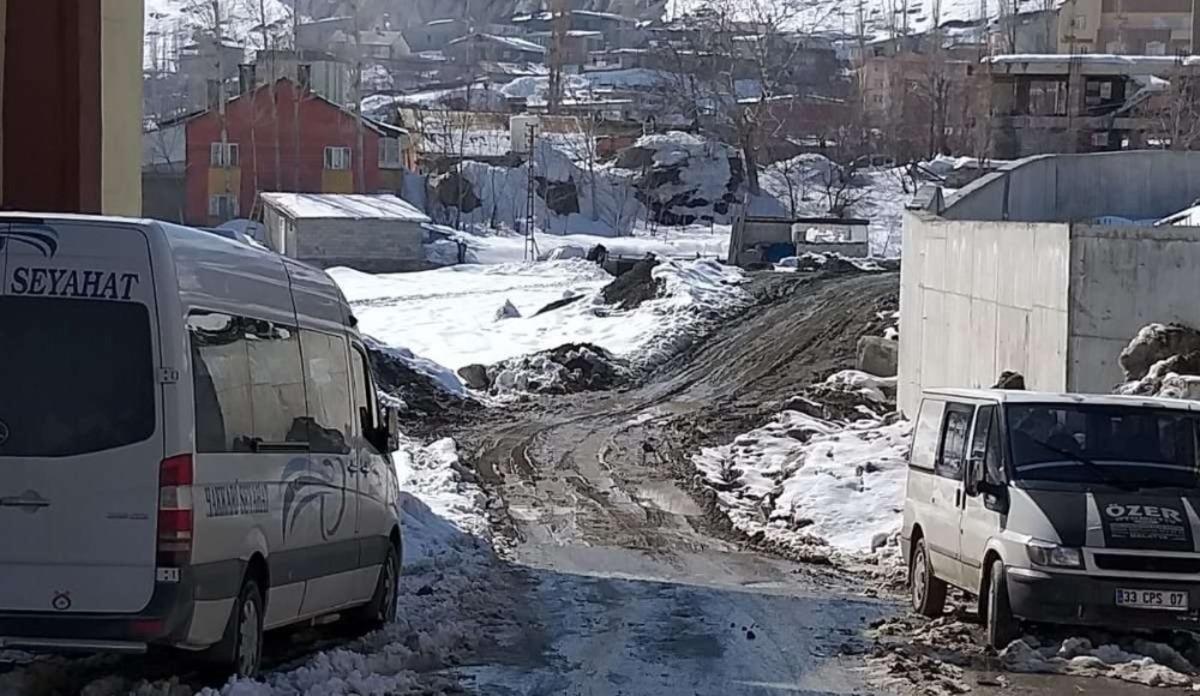 Hakkari&rsquo;de yol onarım &ccedil;alışması