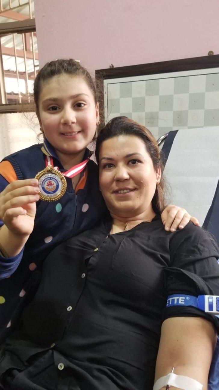 Öğrenci veli ve yakınlarından kan bağışı G5