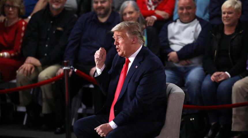 Trump'tan ABD'lilere '&uuml;cretsiz koronavir&uuml;s testi' imkanı sağlayan yasa tasarısına destek