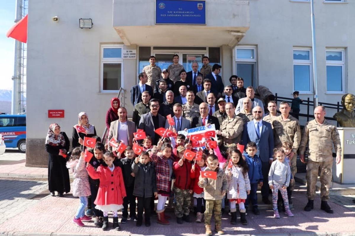 Minik &ouml;ğrencilerden Mehmet&ccedil;iğe destek ziyareti