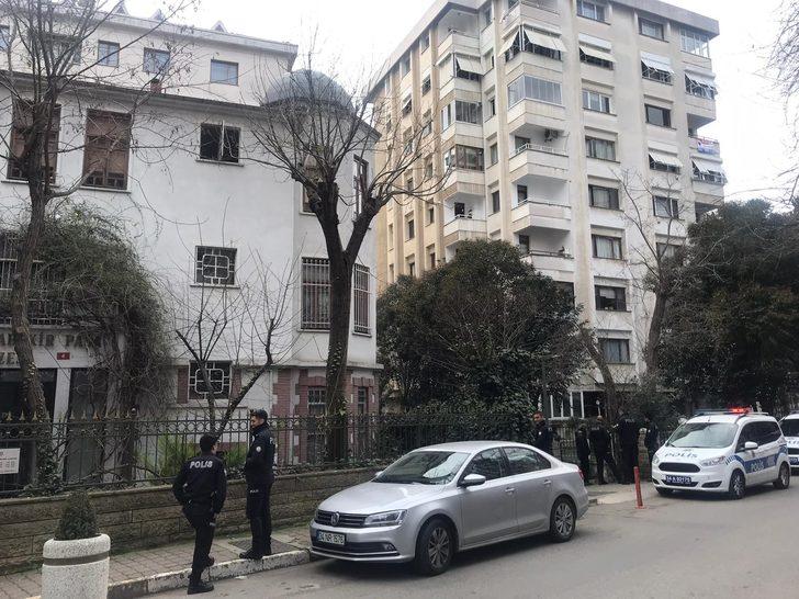 Kadıköy'de müze yanında silah bulundu! Polisler alarma geçti G3