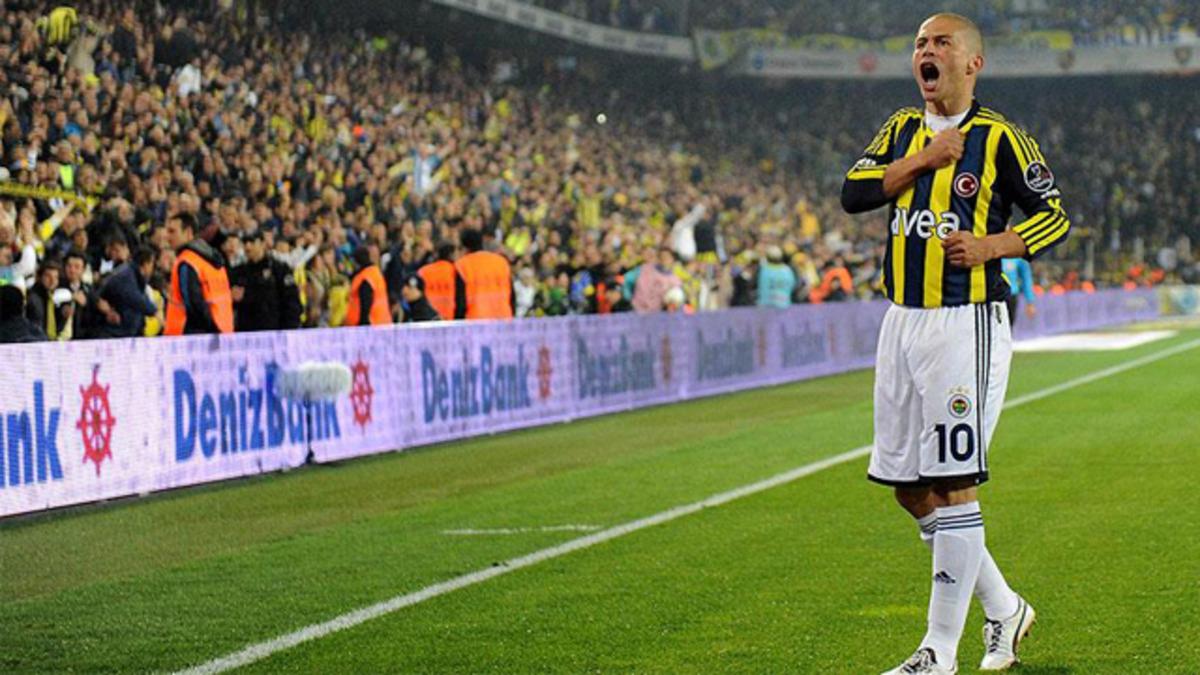 Alex'ten heyecanlandıran Fenerbah&ccedil;e paylaşımı