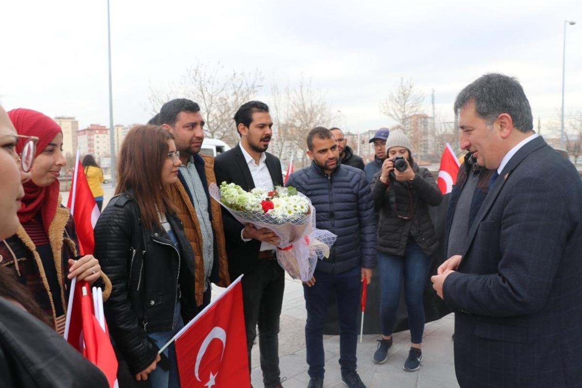 Tunuslu gen&ccedil;ler T&uuml;rk k&uuml;lt&uuml;r&uuml;n&uuml; tanıyor