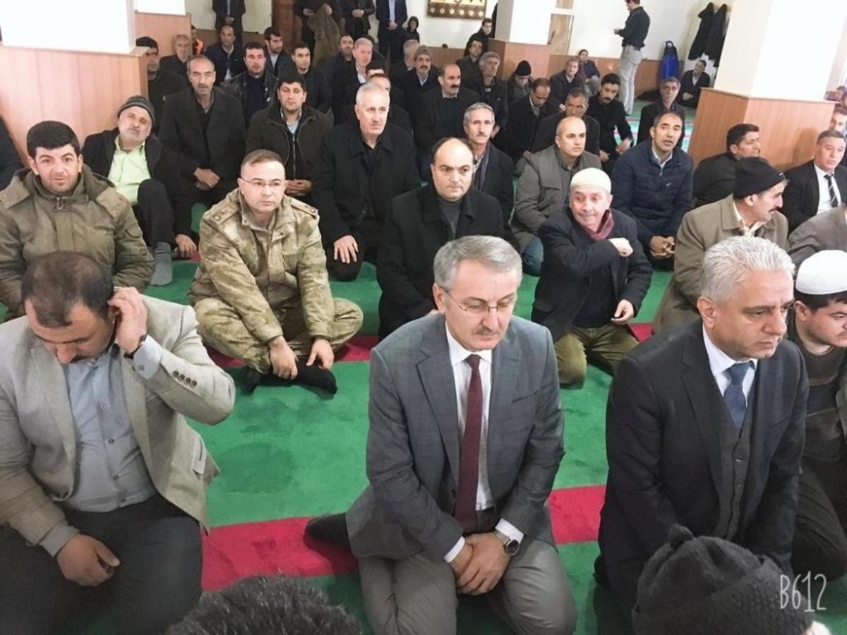 Patnos&rsquo;ta Şehitler mevlit okundu lokma tatlısı dağıtıldı
