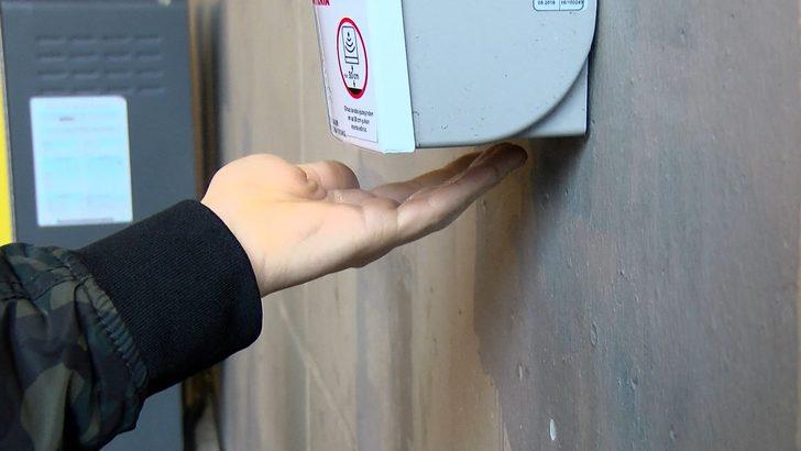 İstanbul'da metrobüs duraklarında koronavirüs önlemi G2