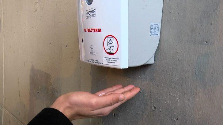 İstanbul'da metrobüs duraklarında koronavirüs önlemi G3