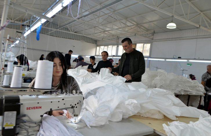 Zonguldak'ta kurulu firma antibakteriyel tulum siparişlerine yetişmeye çalışıyor G2