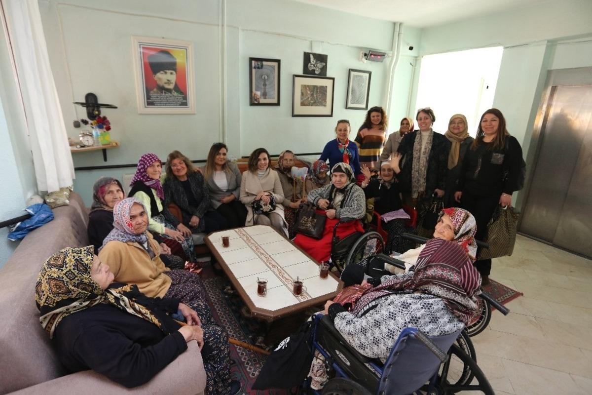 Kadın Meclisi 8 Mart &rsquo;D&uuml;nya Kadınlar G&uuml;n&uuml;&rsquo;n&uuml; kutladı