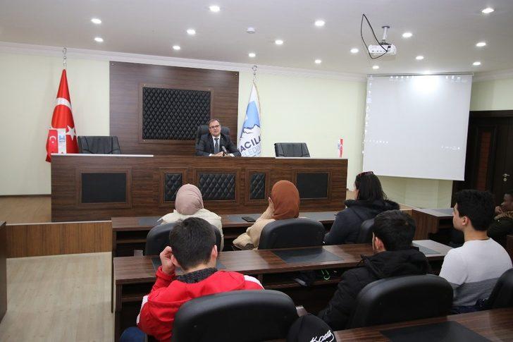 Yabancı öğrencilerden Başkan Özdoğan´a ziyaret G4