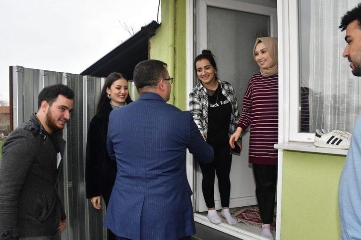 Başkan, üniversitelilerin çay davetini geri çevirmedi G5