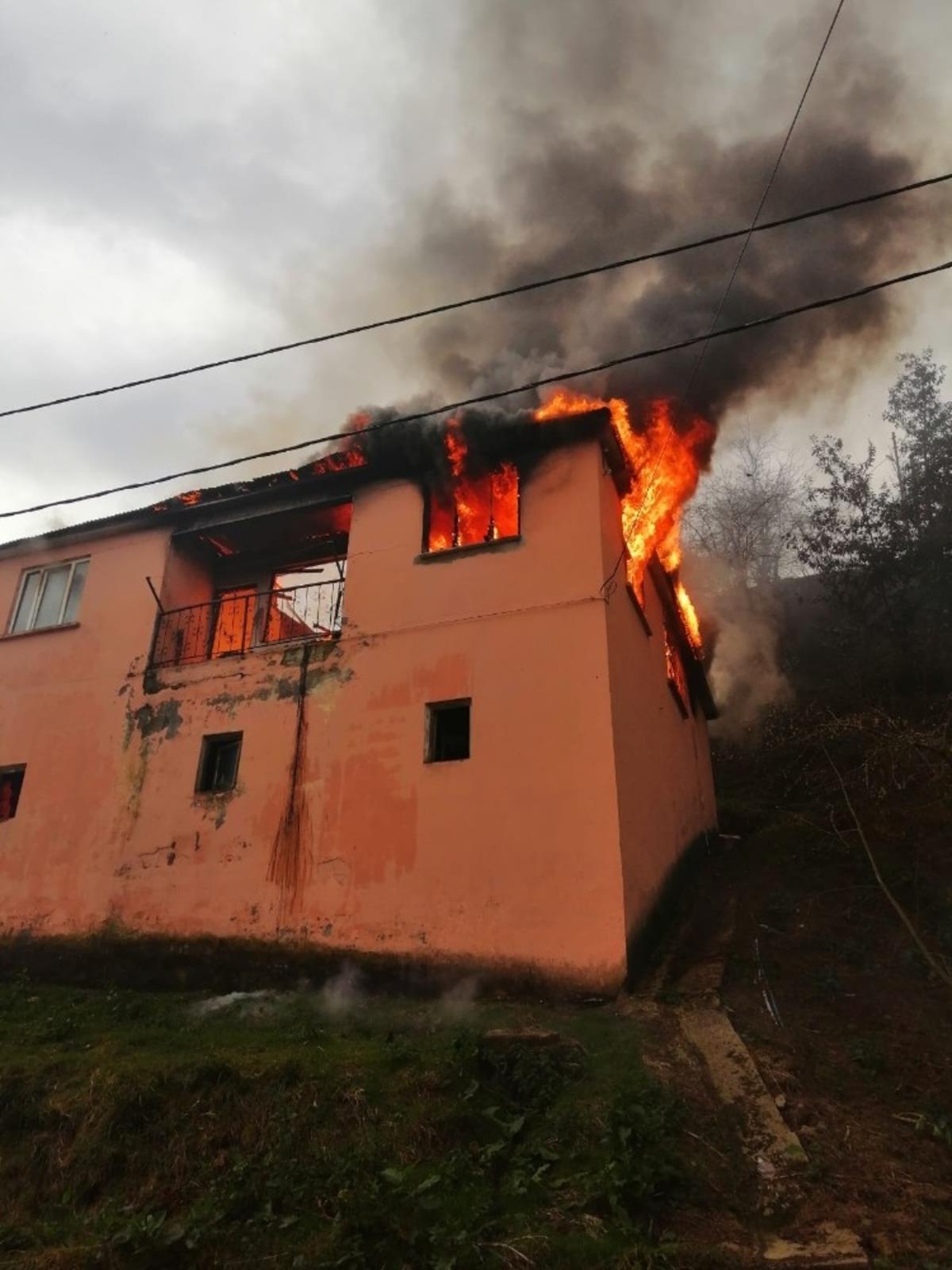 Giresun&rsquo;un Eynesil il&ccedil;esinde yangın