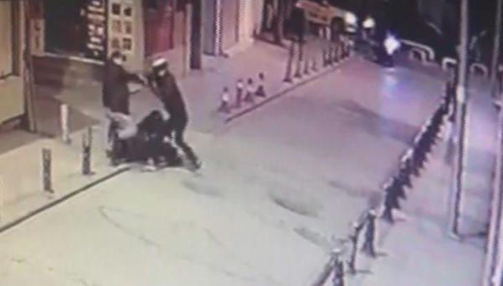 İstanbul'da kuyumcu kuryesine gasp girişimi! Eşi kurtardı G4