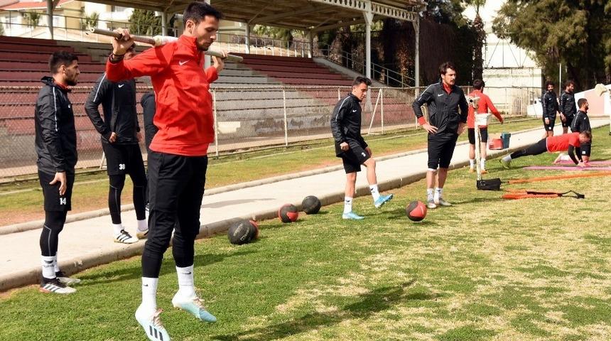 Aliağaspor FK, G&ouml;nen deplasmanına hazırlanıyor