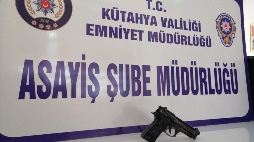 K&uuml;tahya&rsquo;da &ccedil;eşitli su&ccedil;lardan aranan 11 zanlı yakalandı