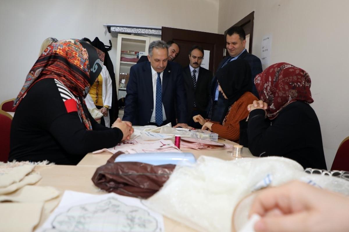 Başkan Yal&ccedil;ın: &ldquo;Kadınlarımız bizim i&ccedil;in her g&uuml;n baş tacıdır&rdquo;