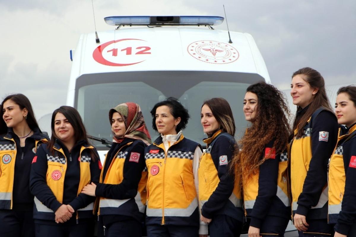 Kayseri&rsquo;de kadın acil sağlık personeline ambulans s&uuml;r&uuml;ş eğitimi