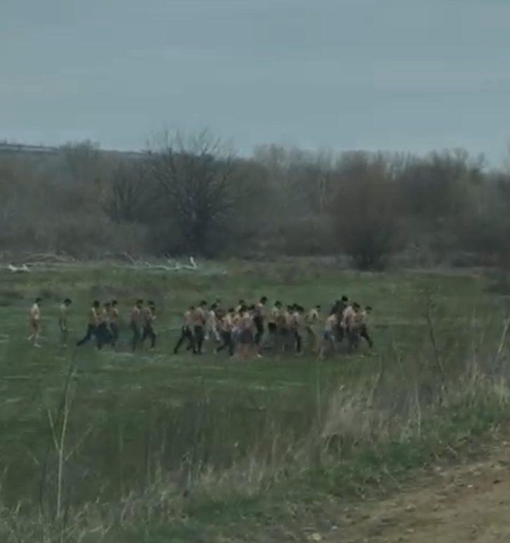 Yunan askerleri dövdüğü göçmenleri yarı çıplak gönderdi G5