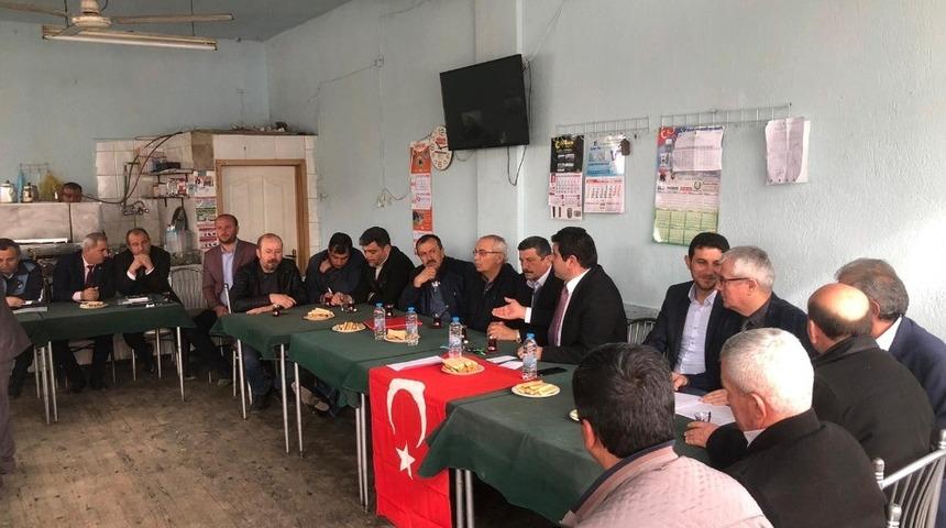 H&uuml;y&uuml;k&rsquo;te meclis toplantısı İlmen Mahallesinde d&uuml;zenlendi
