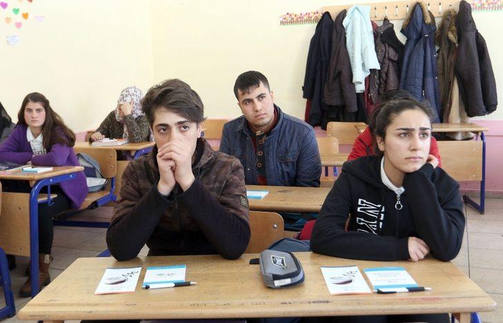 Van Büyükşehir Belediyesinden kırsaldaki öğrencilere deprem eğitimi G3