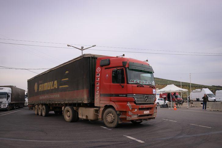 BM'den İdlib'e 24 tır insani yardım malzemesi G3
