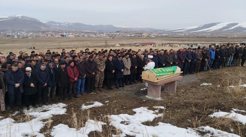 Gazeteci Deniz Başlı’nın baba acısı