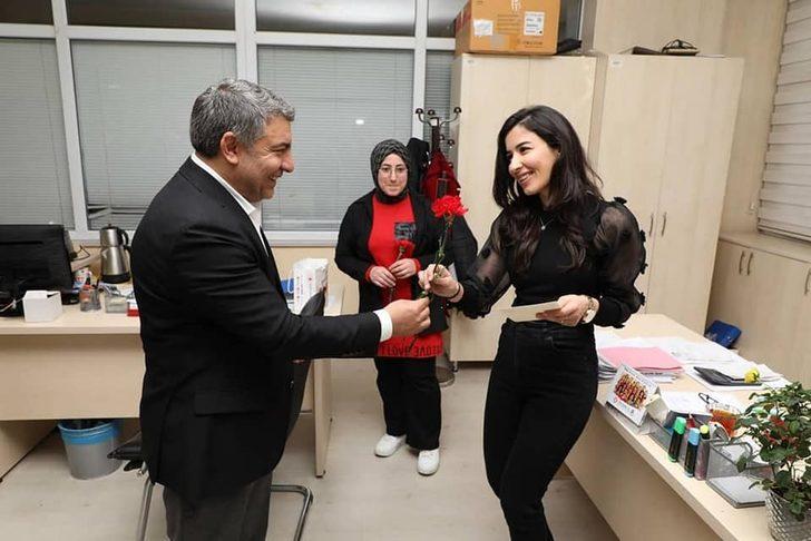 Başkan Şayir’den kadın personellere anlamlı 8 Mart hediyesi G3