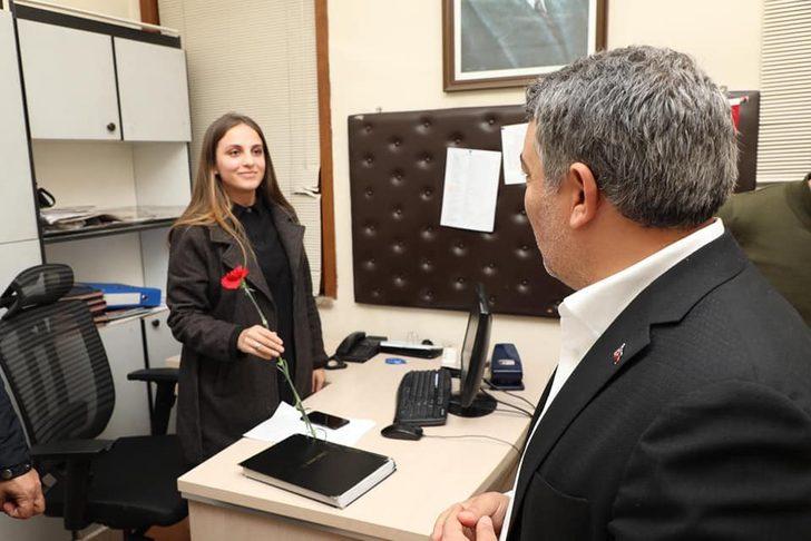 Başkan Şayir’den kadın personellere anlamlı 8 Mart hediyesi G4