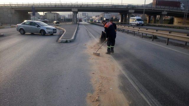 Körfez’de akaryakıt dökülen yola anında müdahale