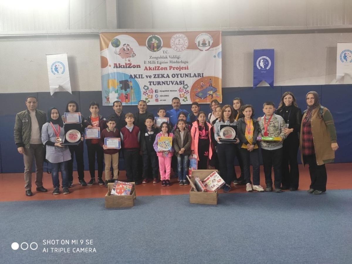 Zonguldak&rsquo;ta Akıl ve Zeka Oyunlarında Devrek birinci oldu