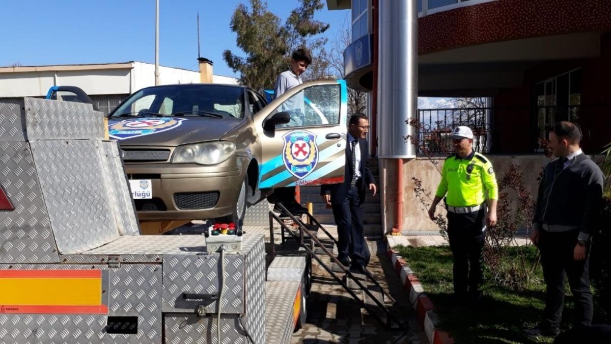 &Ouml;ğrencilere emniyet kemerinin &ouml;nemi anlatıldı