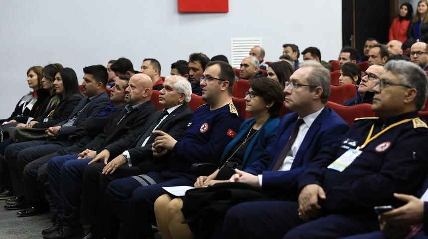 Büyükşehir personeline deprem eğitimi verilmeye başlandı