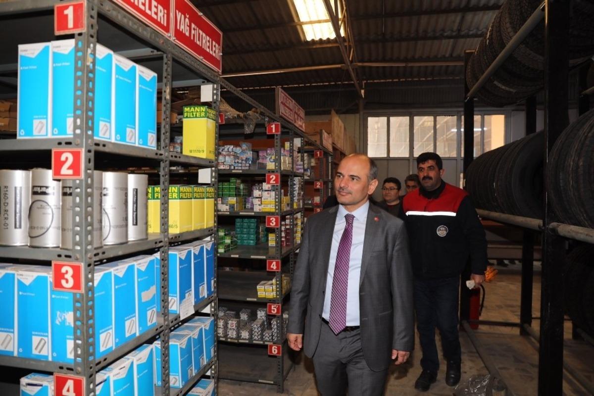 Başkan S&ouml;ğ&uuml;t teknik hizmetler alanındaki at&ouml;lyeleri gezdi