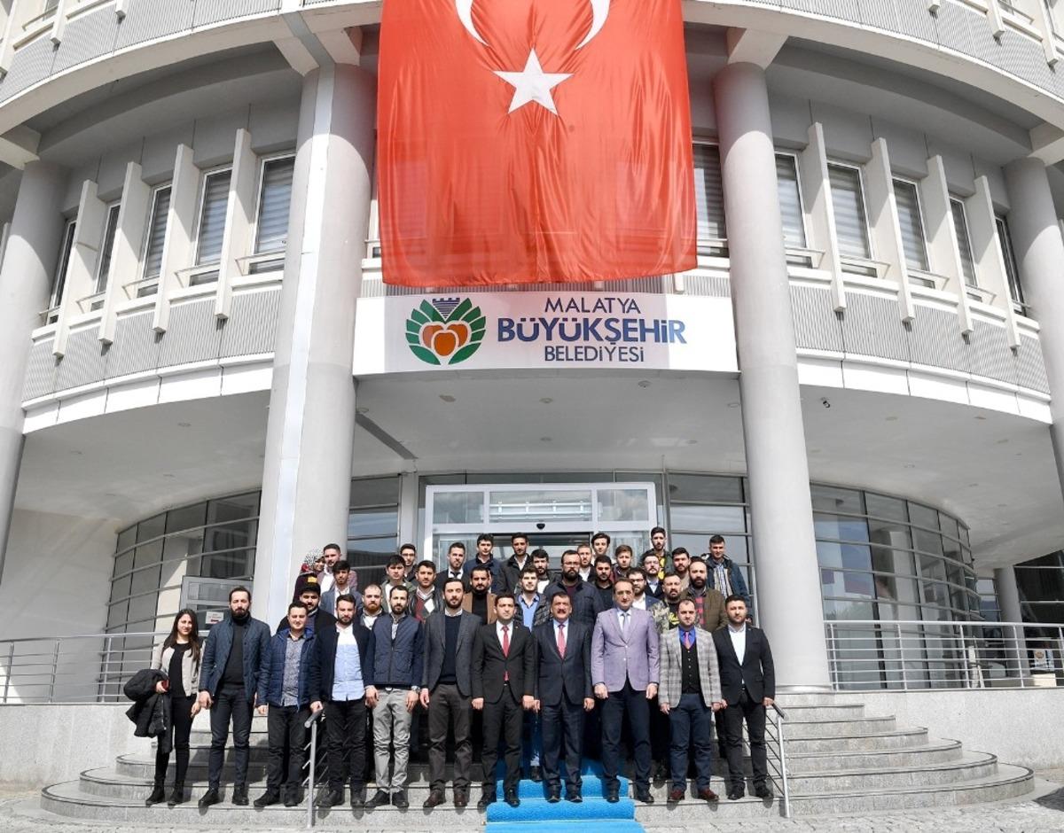 Malatya&rsquo;da ma&ccedil;a gelen taraftarlara T&uuml;rk Bayrağı dağıtılacak