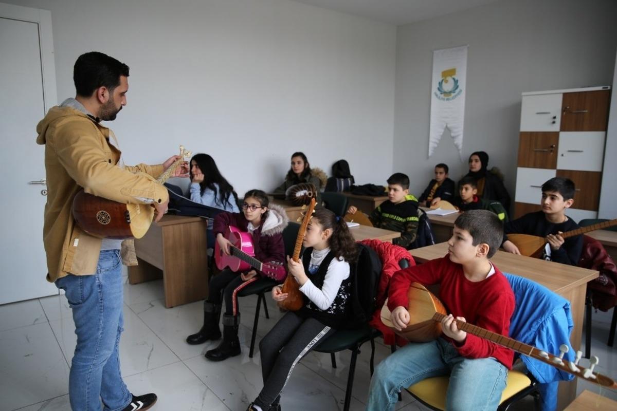 Haliliye&rsquo;de m&uuml;zik ve dil kursu